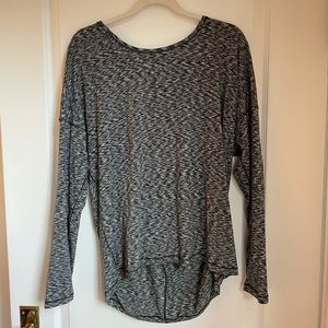 Lululemon long sleeve key hole workout shirt